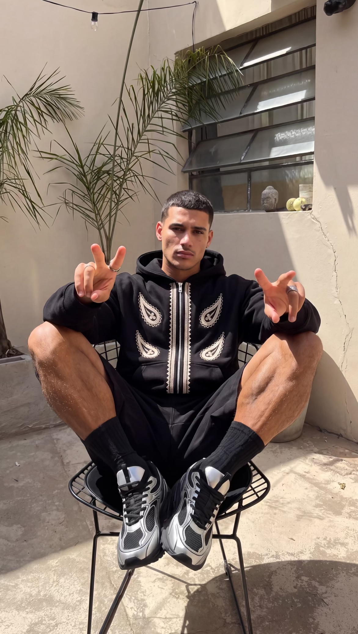 Karakou - Embroidered black hoodie