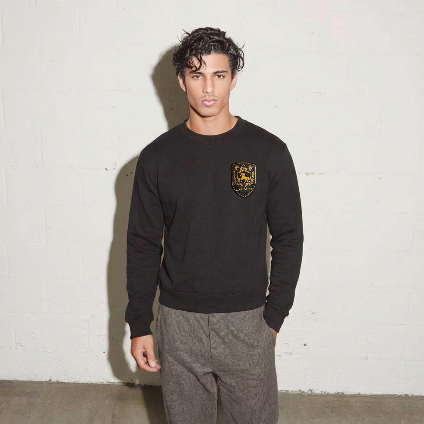 T-shirt Manches Longues Emblème Brodé — Dar Deeja