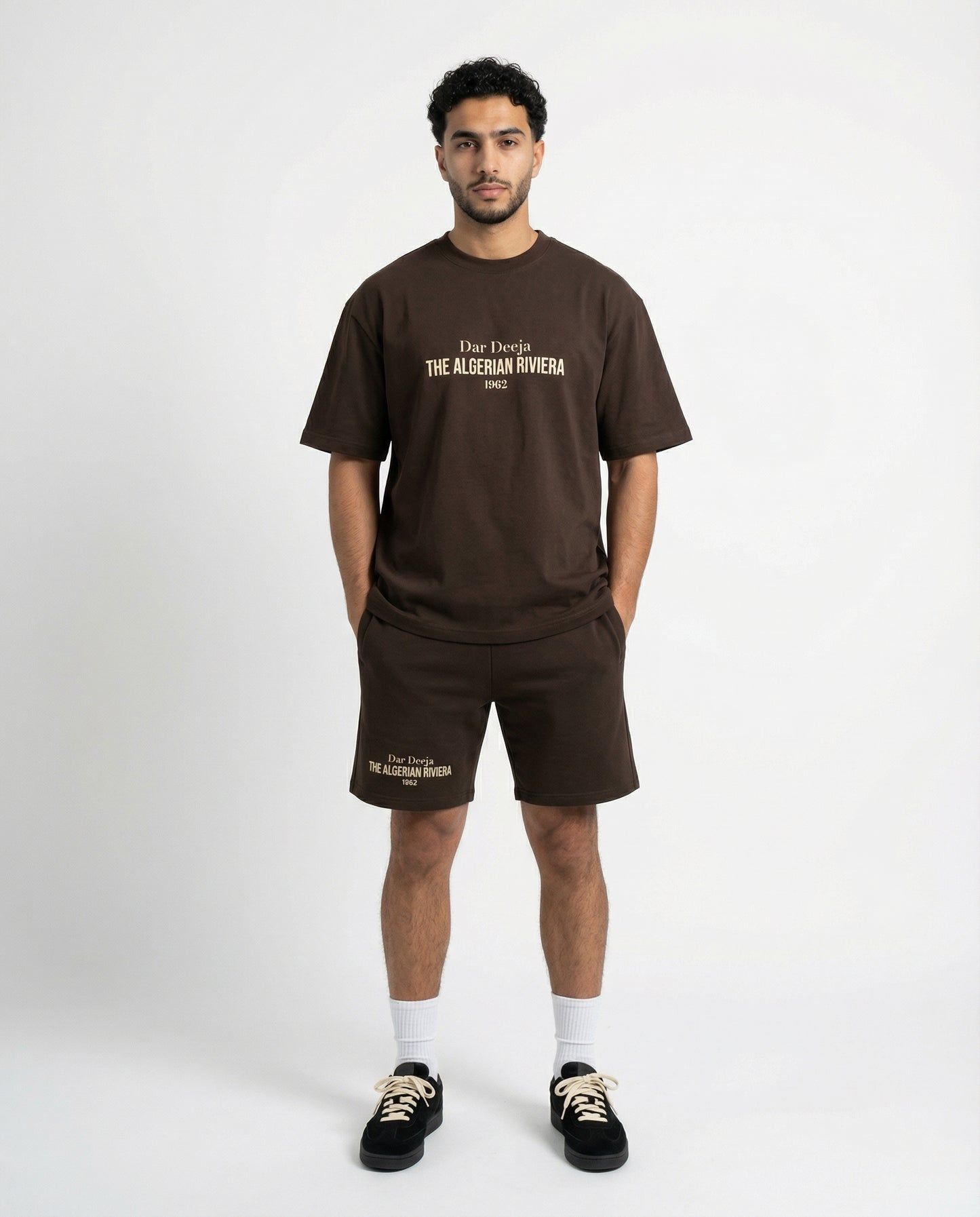 T-Shirt Oversize Coffee — The Algerian Riviera 1962 | Dar Deeja