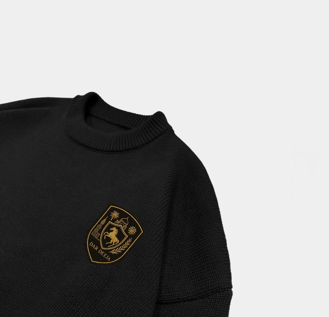 Pull noir en maille Fantasia Crest — Oversized — Dar Deeja